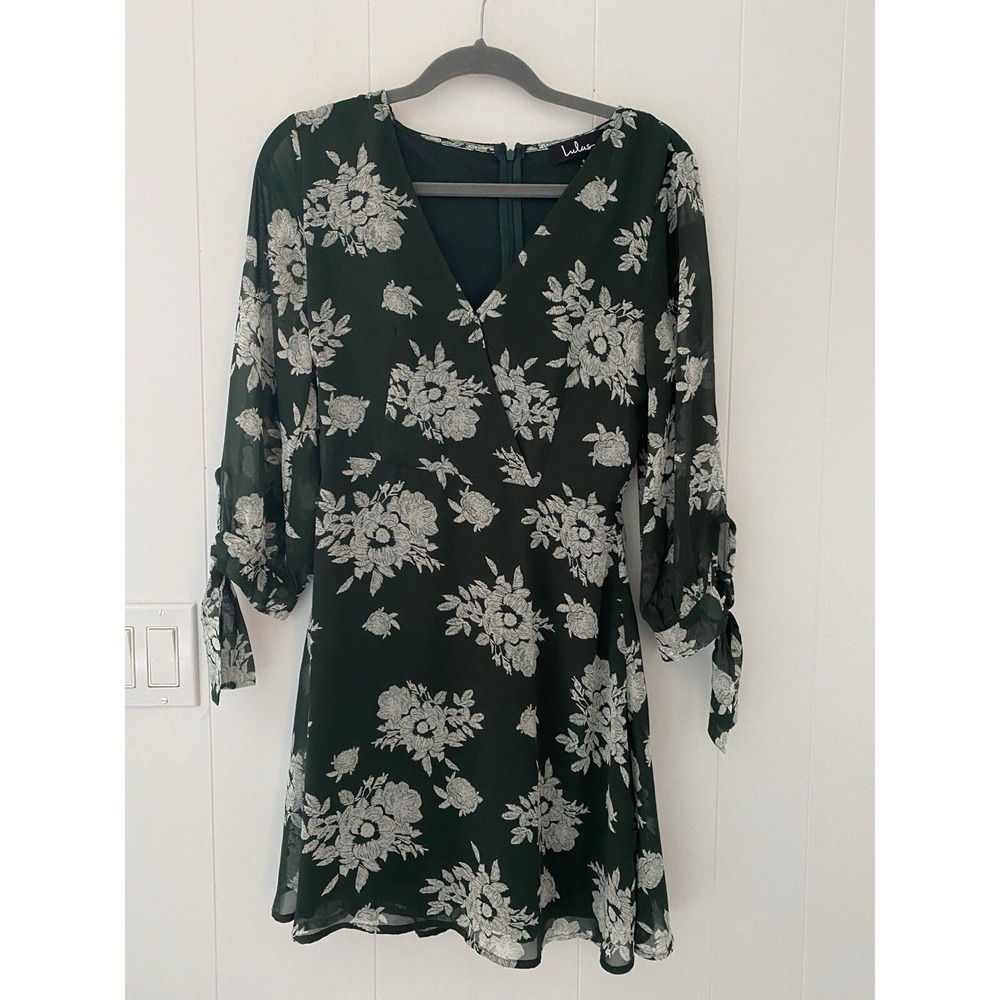 Lulus Sz S Unbelievable Beauty Green Whte Floral Print Long Sleeve Skater Dress
